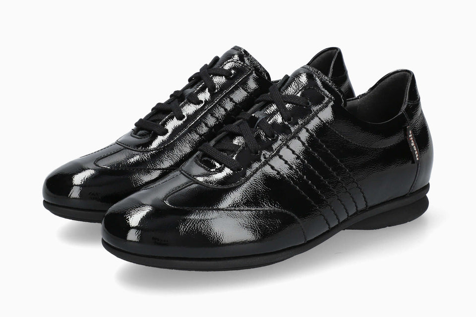 Silla - Black | M6QV