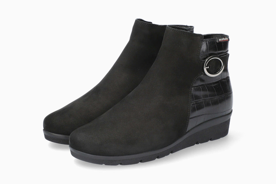 Nelcia - Black | M4DY