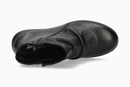 Celiane - Black | M5XU