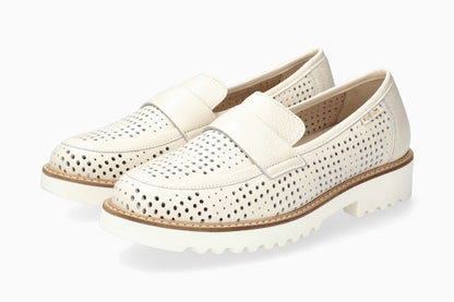 Stessy Perf - Light Sand | M7BQ