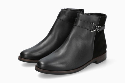 Houria - Black | M7QQ
