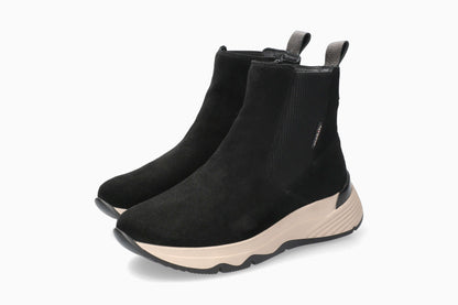 Lyvia - Black | M8MC