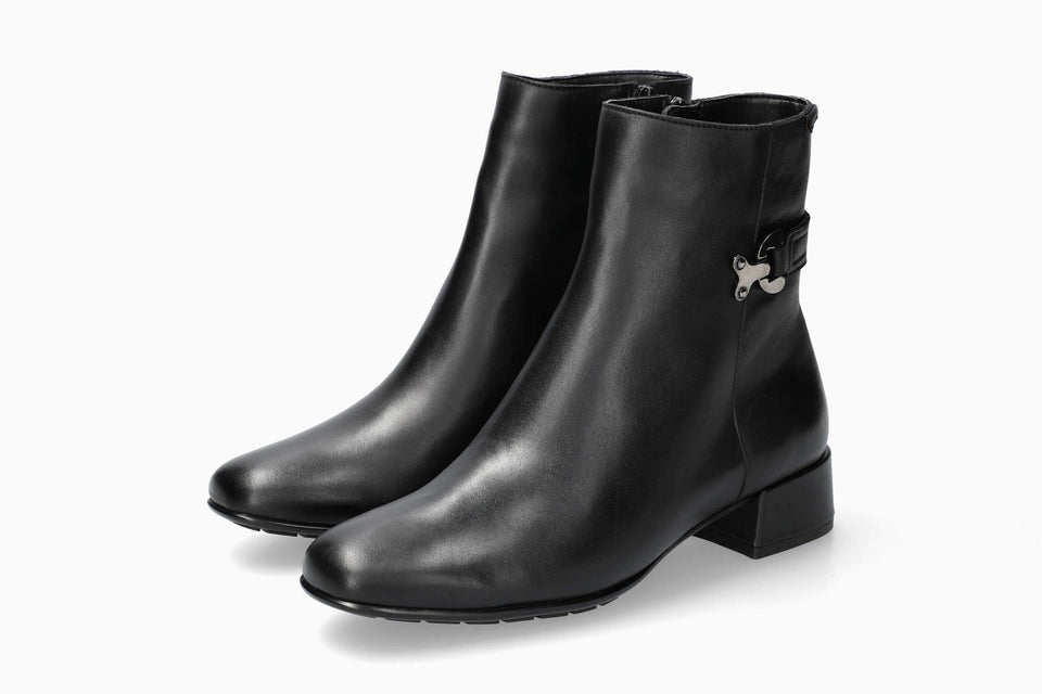 Johana - Black Women Ankle Boots With Heel