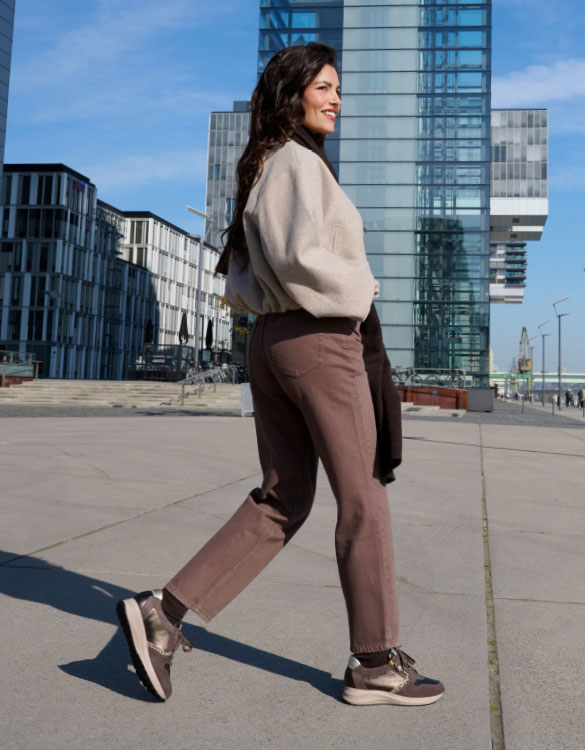 SNEAKERS FOR WOMEN